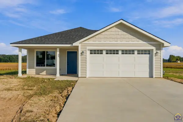 1923 NW Greenwood Ct, Topeka, KS 66608