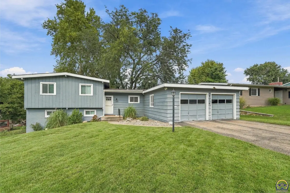 1816 SW 27th St, Topeka, KS 66611 - #1