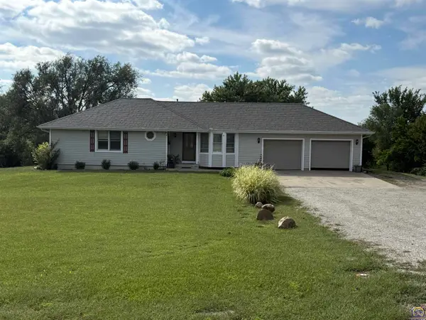 9721 K-4 Hwy, Meriden, KS 66512
