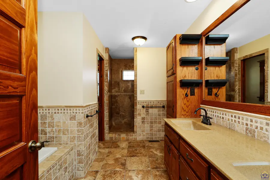 201 E Lake St, Silver Lake, KS 66539 - #3
