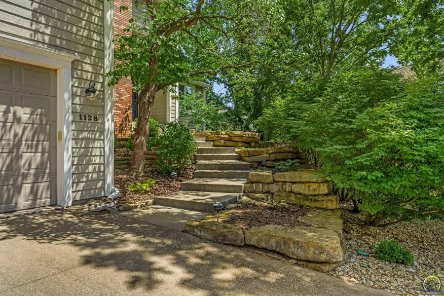 1128 Dubs Ct, Lawrence, KS 66049 - #2