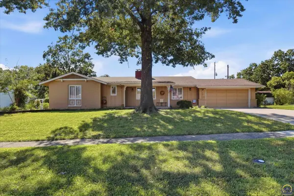 1659 SW Withdean Rd, Topeka, KS 66611