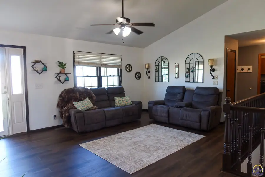 3541 Whitetail Ln, Emporia, KS 66801 - #3