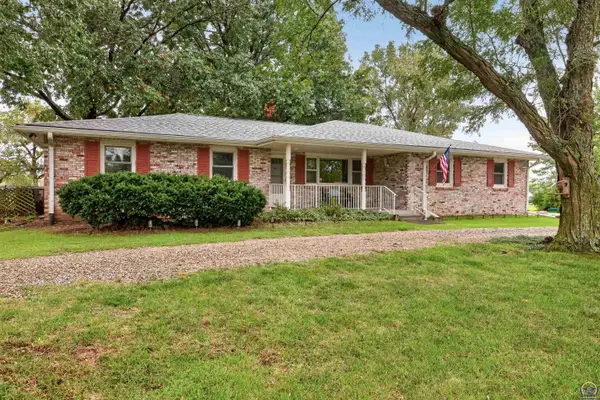 3521 SE Chippewa Dr, Berryton, KS 66409