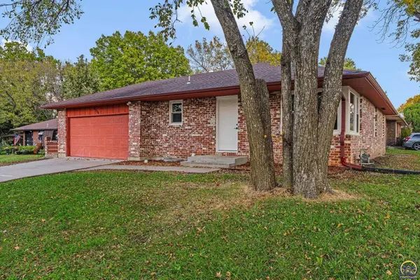 5324 SW 33rd St, Topeka, KS 66614
