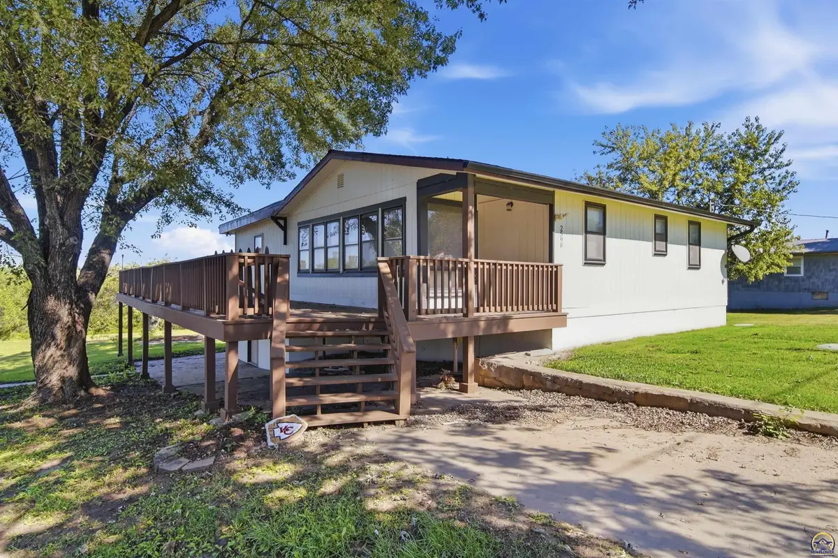 2598 South Shore Dr, Vassar, KS 66543 - #1