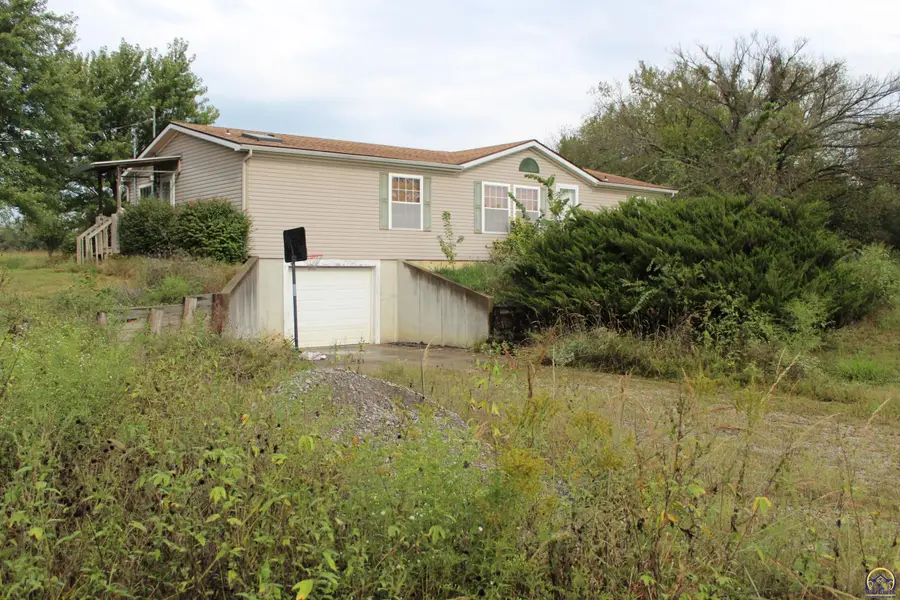 24795 S Ratner Rd, Lyndon, KS 66451 - #3