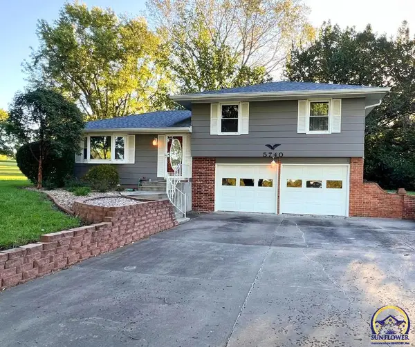 5740 SW Wanamaker Rd, Topeka, KS 66610-9402