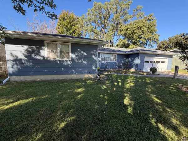 1007 Whittier St, Emporia, KS 66801