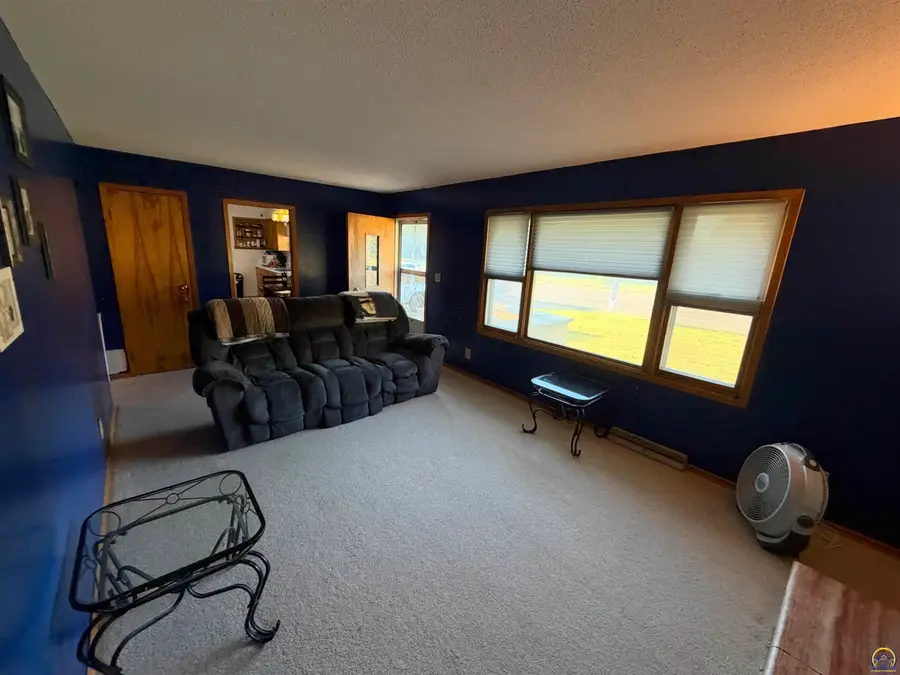 515 W Madison St, Madison, KS 66860 - #3
