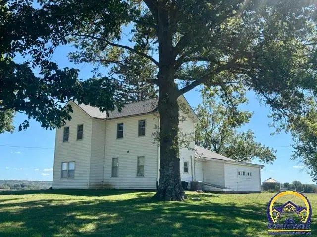17201 Coffin Rd, Leavenworth, KS 66048 - #1