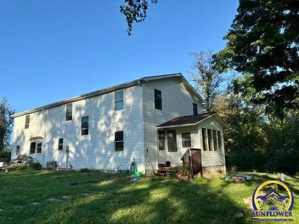 7988 22nd St, Perry, KS 66073
