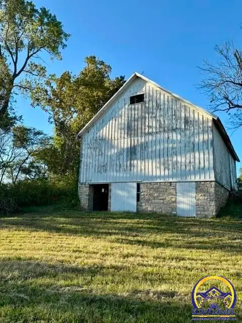 7988 22nd St, Perry, KS 66073 - #3