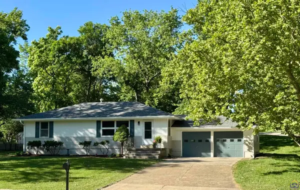 1951 Briarcliff Ln, Emporia, KS 66801