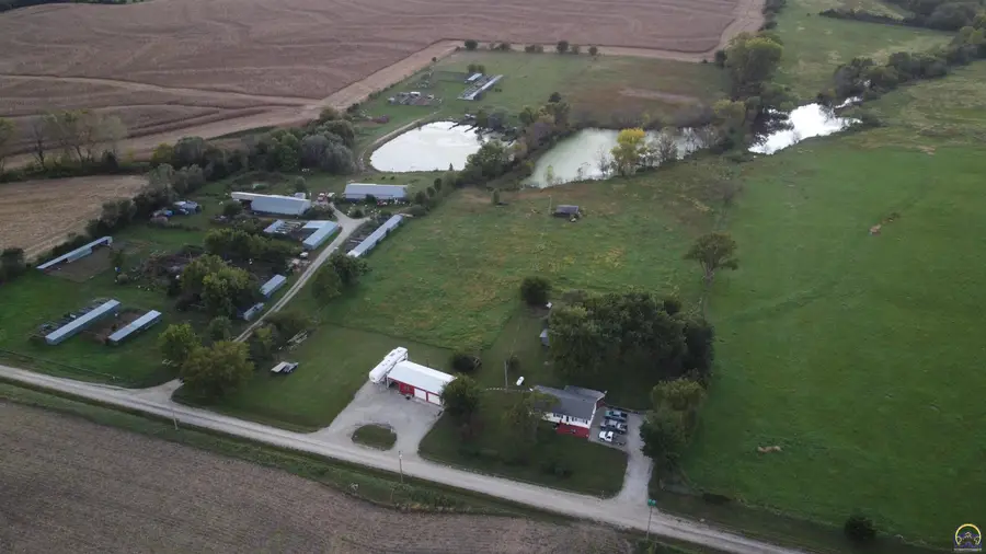 21787 S4 Rd, Holton, KS 66436 - #2