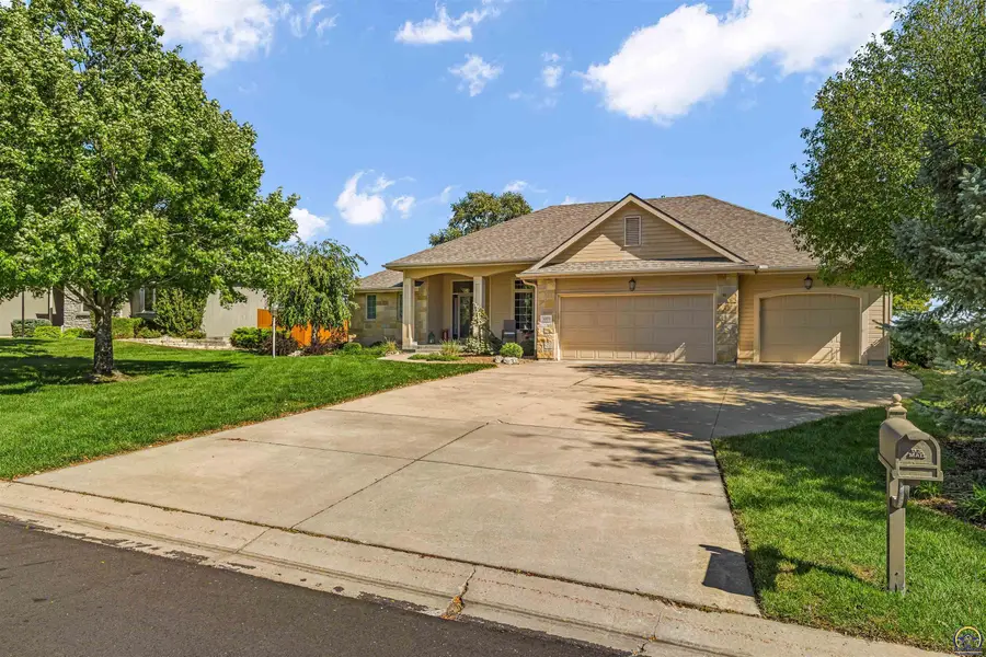 5000 NW Sterling Chase Dr, Topeka, KS 66618 - #3