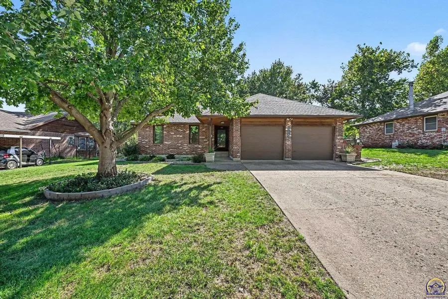 3901 SW 39th St, Topeka, KS 66610 - #2