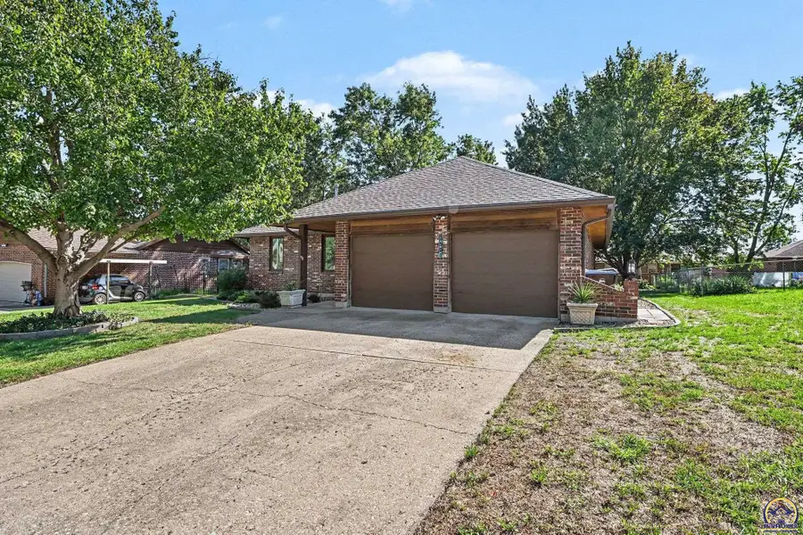 3901 SW 39th St, Topeka, KS 66610 - #3