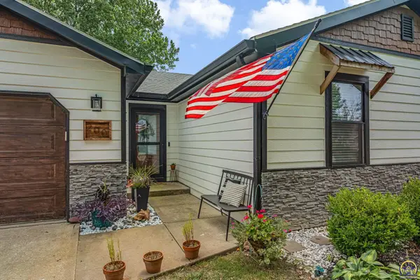 200 Sharon Dr, Lawrence, KS 66049