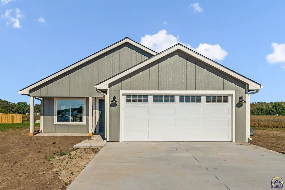 1922 NW Greenwood Ct, Topeka, KS 66618 - #1