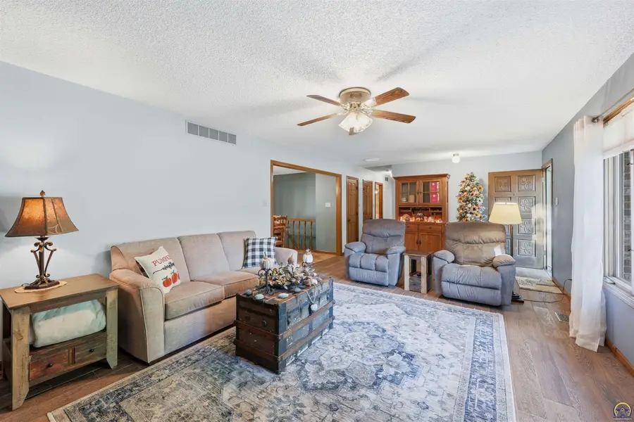 3720 SE 27th Ter, Topeka, KS 66605 - #3