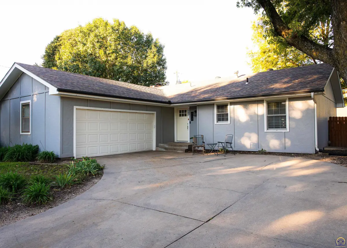 413 S Aquarius St, Silver Lake, KS 66539 - #1