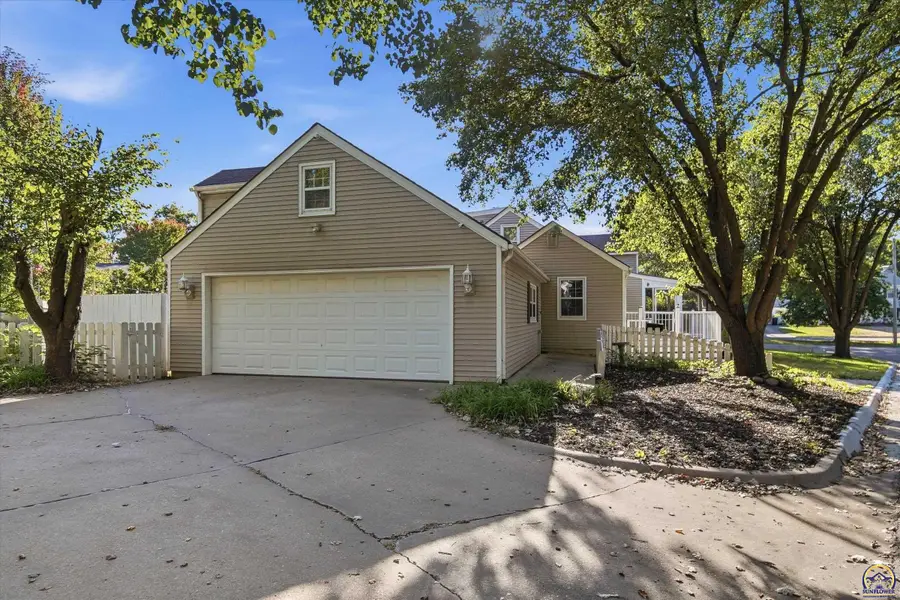 1278 SW Collins Ave, Topeka, KS 66604 - #3