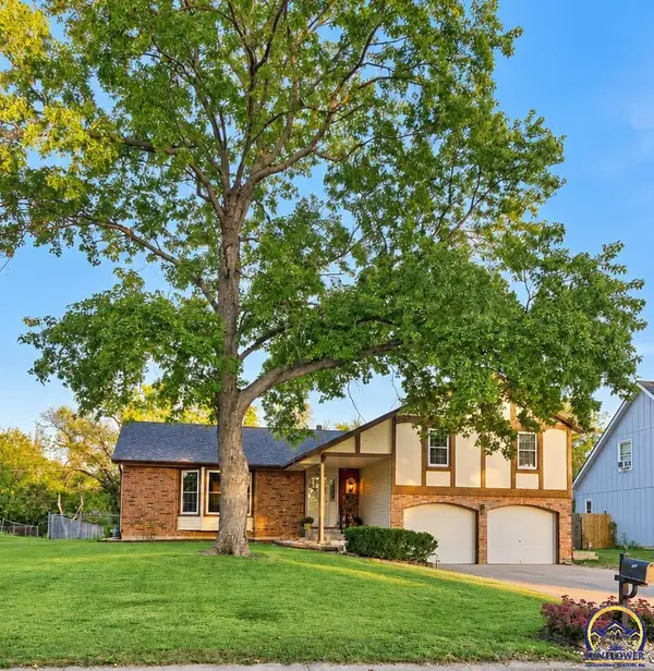 2922 SE Granger St, Topeka, KS 66605