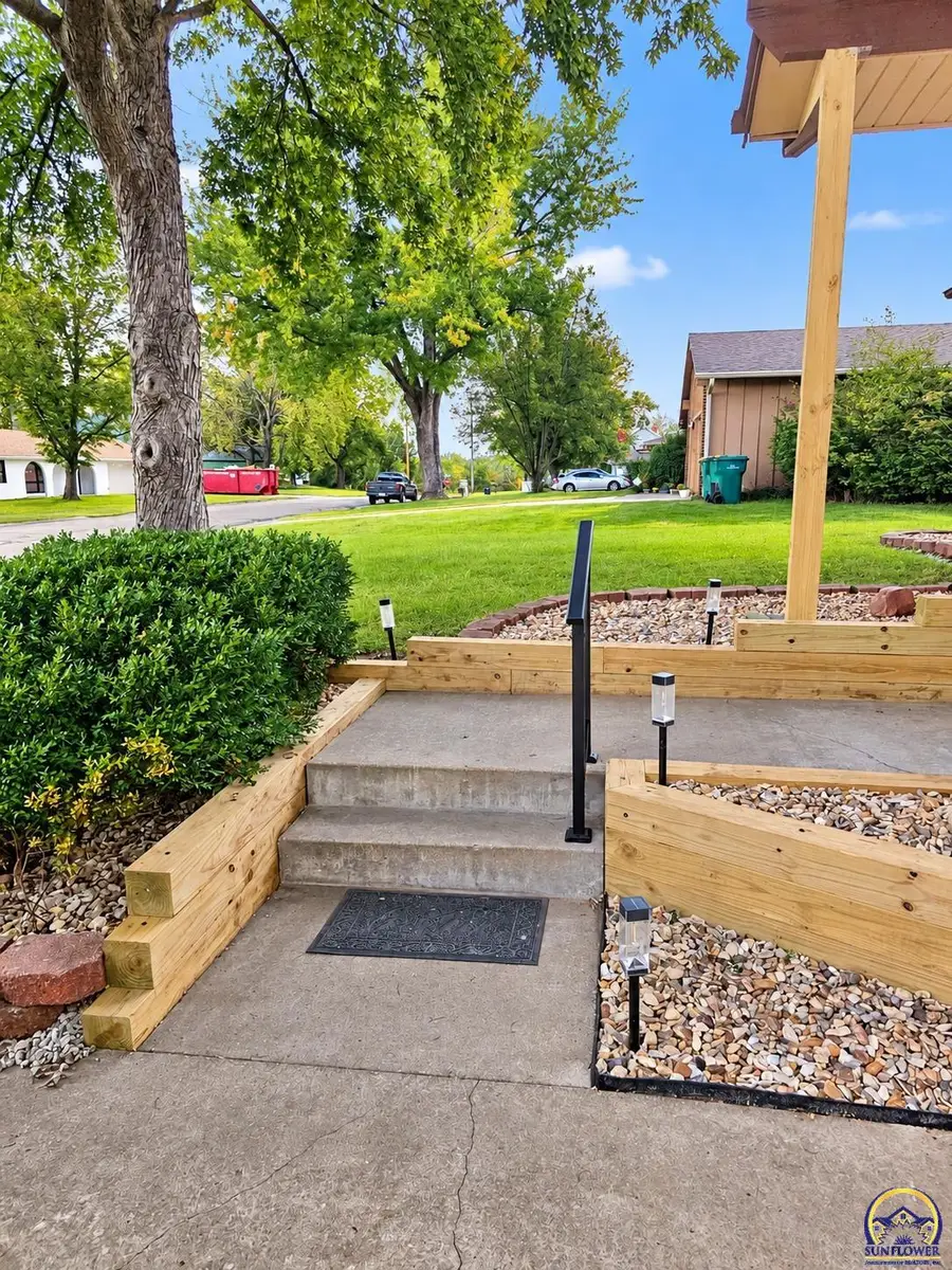 2922 SE Granger St, Topeka, KS 66605 - #3