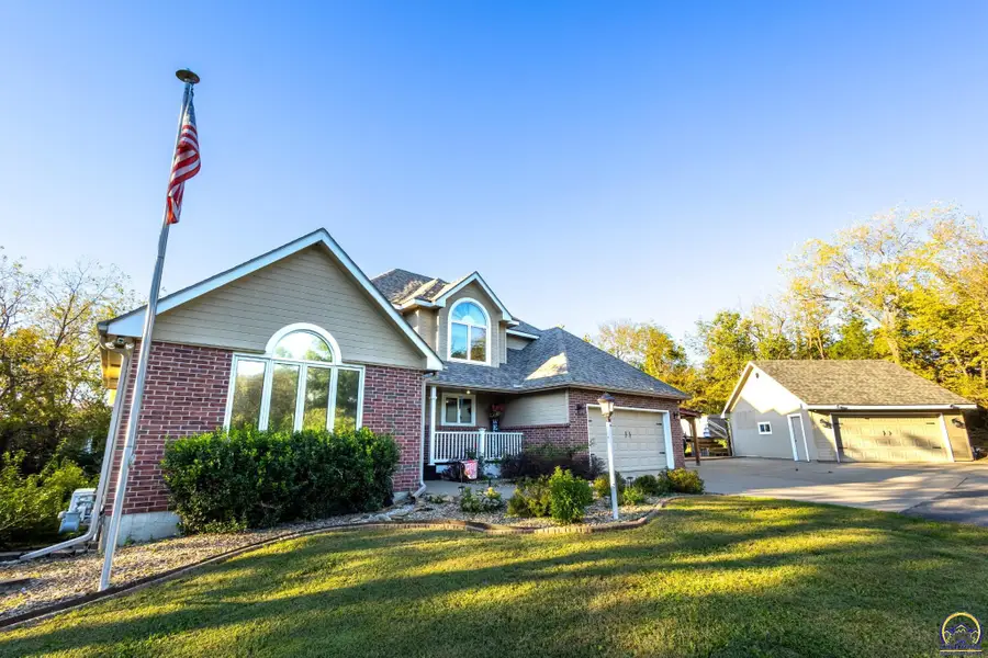 7820 SW Huntoon St, Topeka, KS 66615 - #2