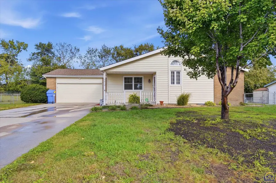 3612 SE 23rd Ter, Topeka, KS 66605 - #3