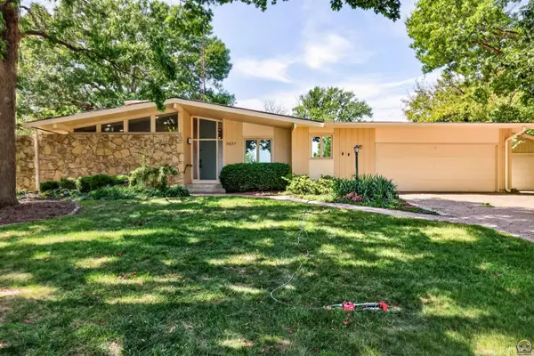 2637 SE Burton St, Topeka, KS 66605