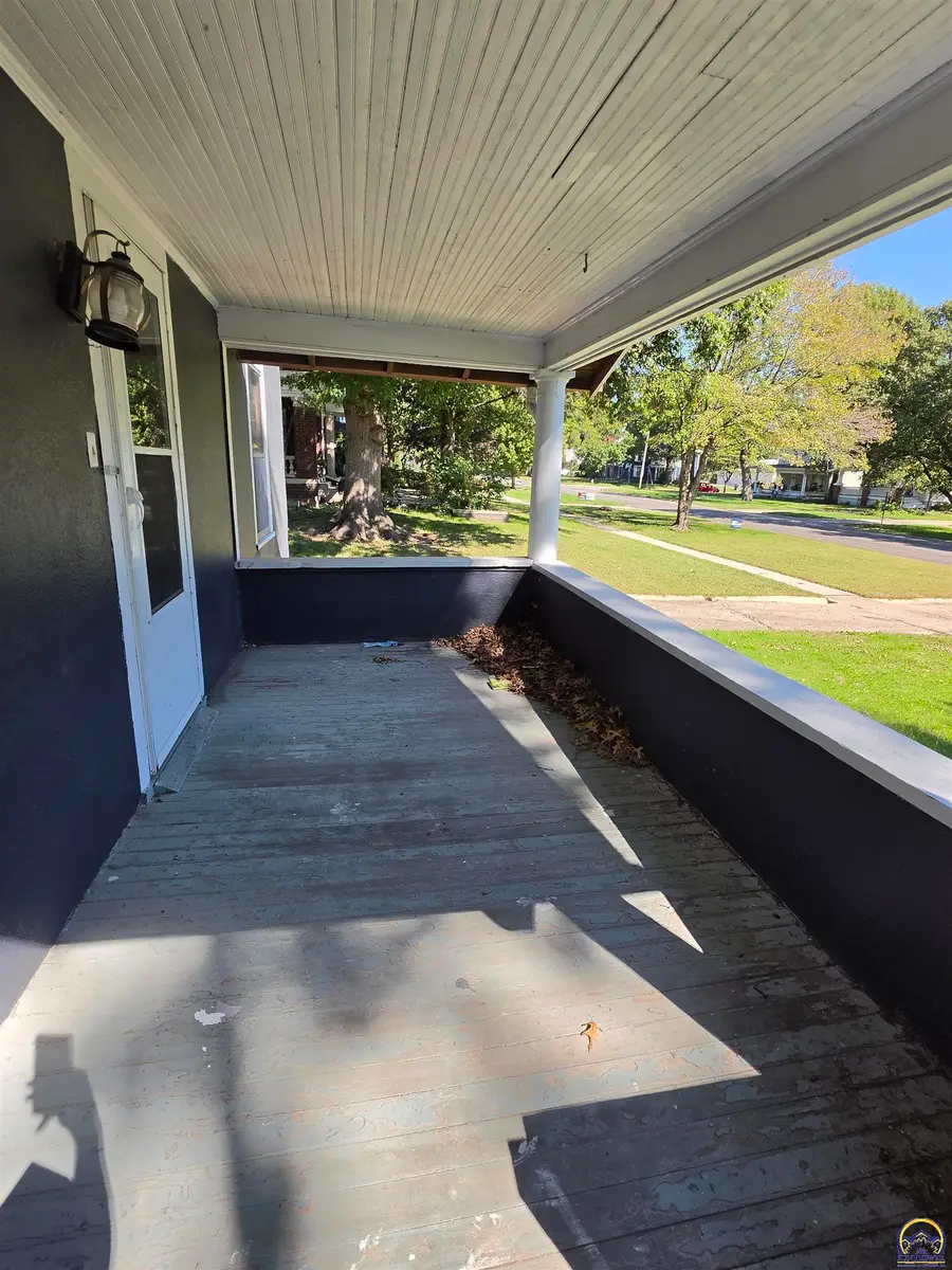 909 State St, Emporia, KS 66801 - #3