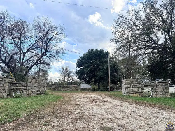 10372 Walton Rd, Harveyville, KS 66431