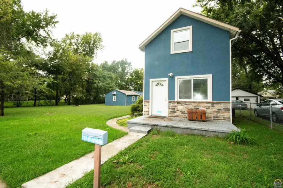 233 NE Grattan St, Topeka, KS 66616 - #3