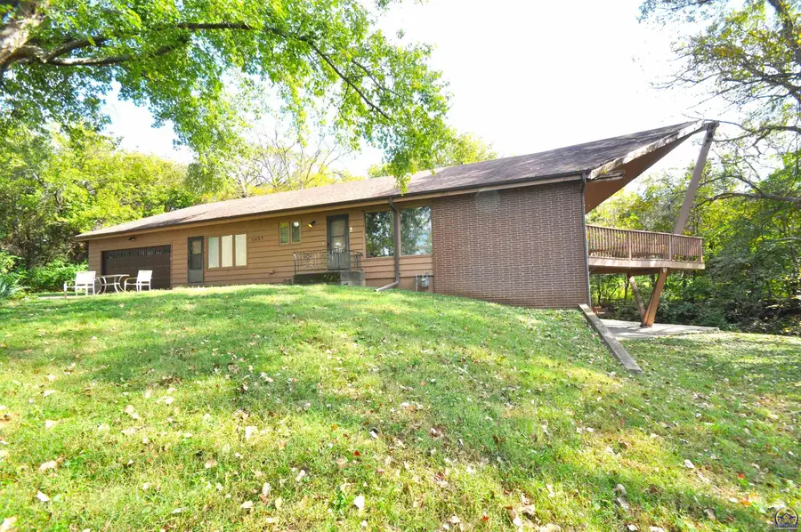 2693 Knoll Dr, Topeka, KS 66617 - #2