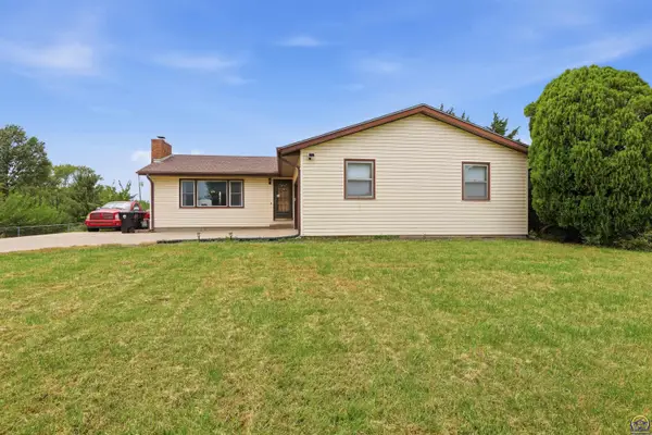 4539 NW Netherland Dr, Topeka, KS 66618