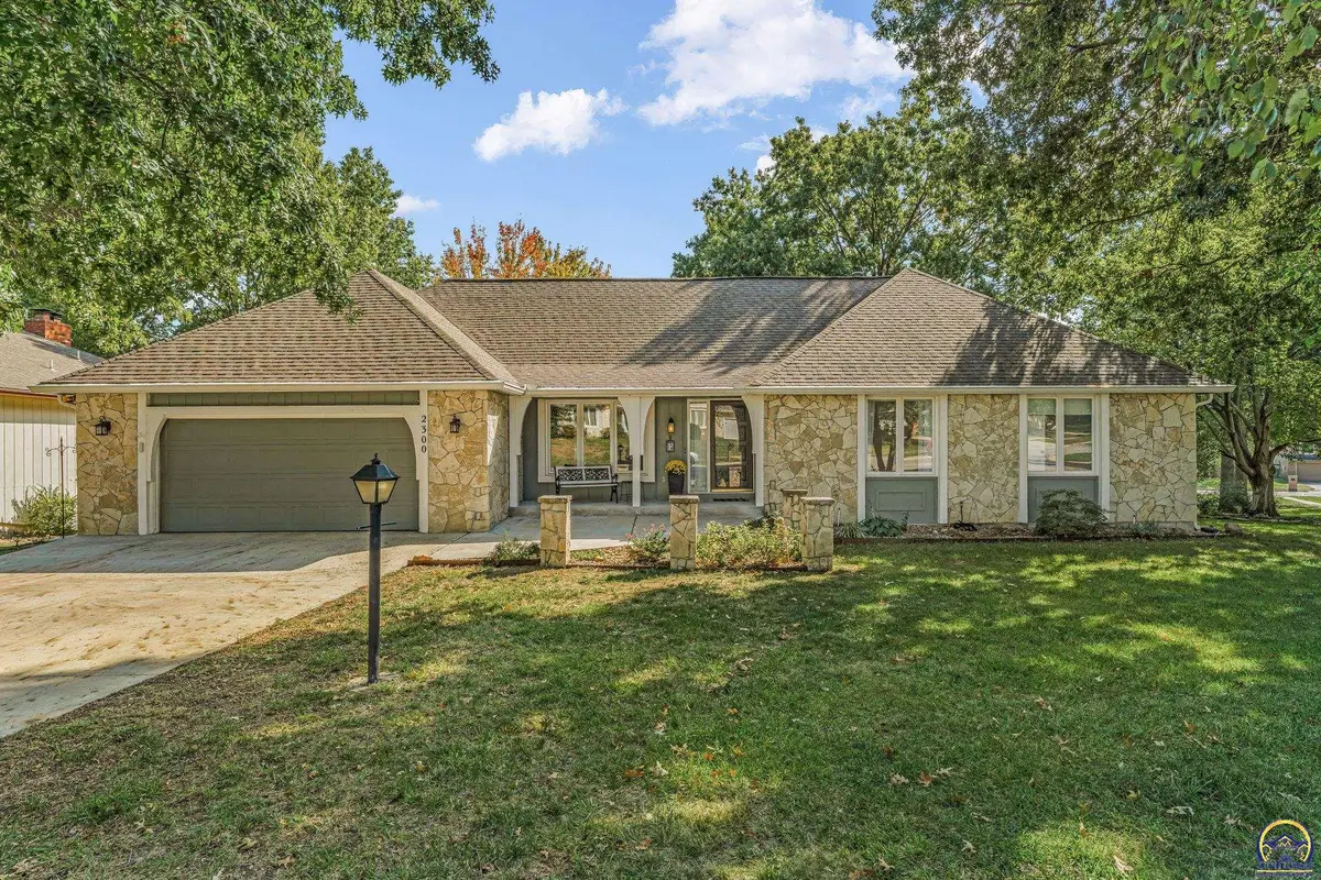 2300 SW Alameda Dr, Topeka, KS 66614 - #1