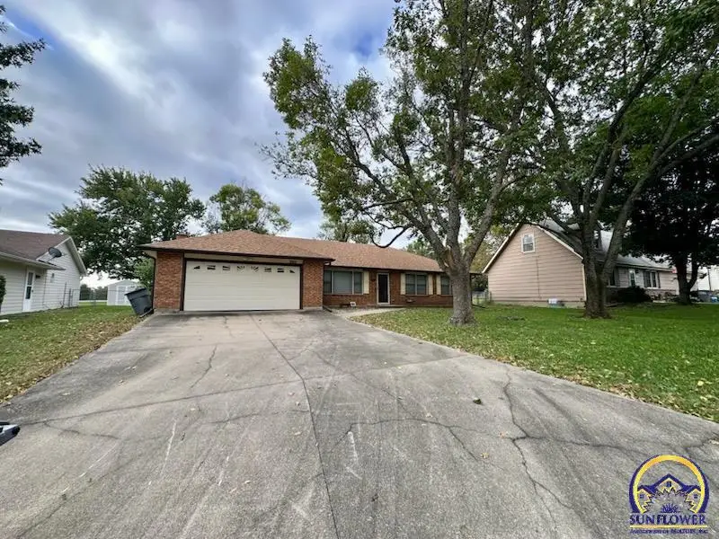 2013 Schaeffer Way, Emporia, KS 66801 - #1