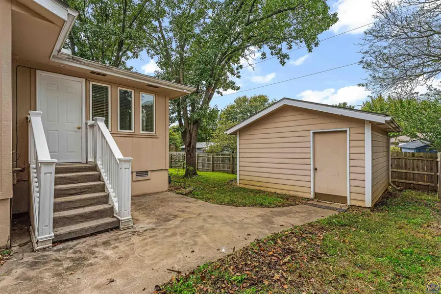 3131 SW Belle Ave, Topeka, KS 66614 - #2