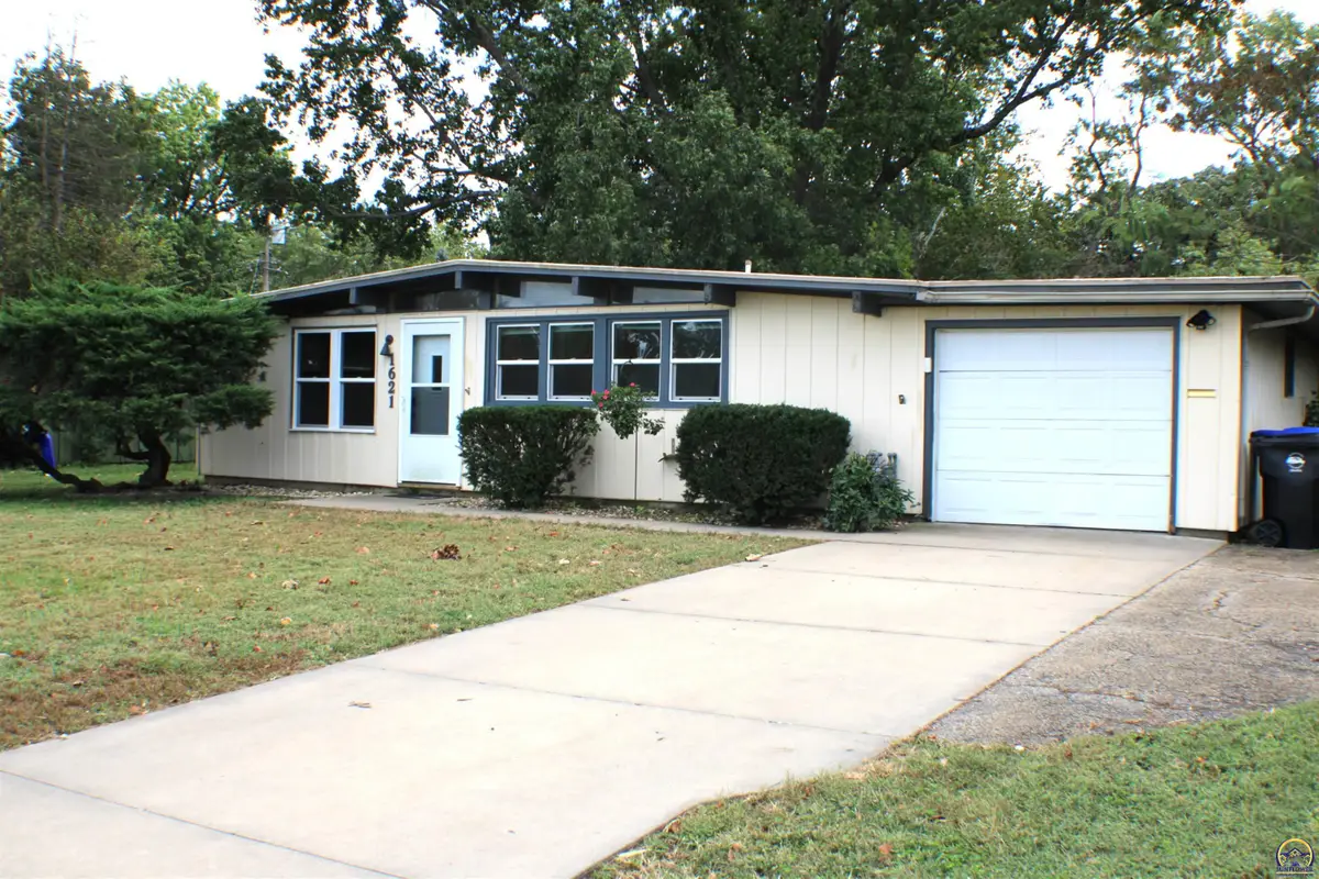 1621 SW 24th St, Topeka, KS 66611 - #1