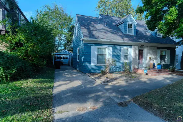 3414 SW Avalon Ln, Topeka, KS 66604