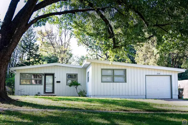 3131 SW Lane St, Topeka, KS 66611