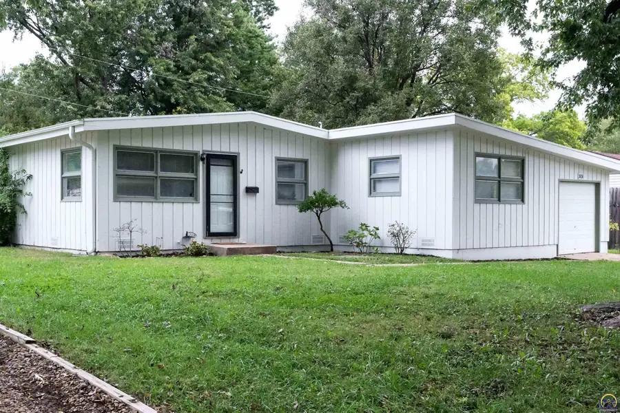 3131 SW Lane St, Topeka, KS 66611 - #2