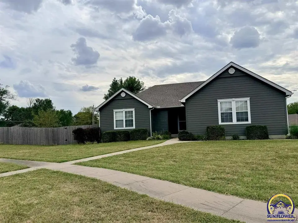 2101 SE Peace Ct, Topeka, KS 66605 - #1