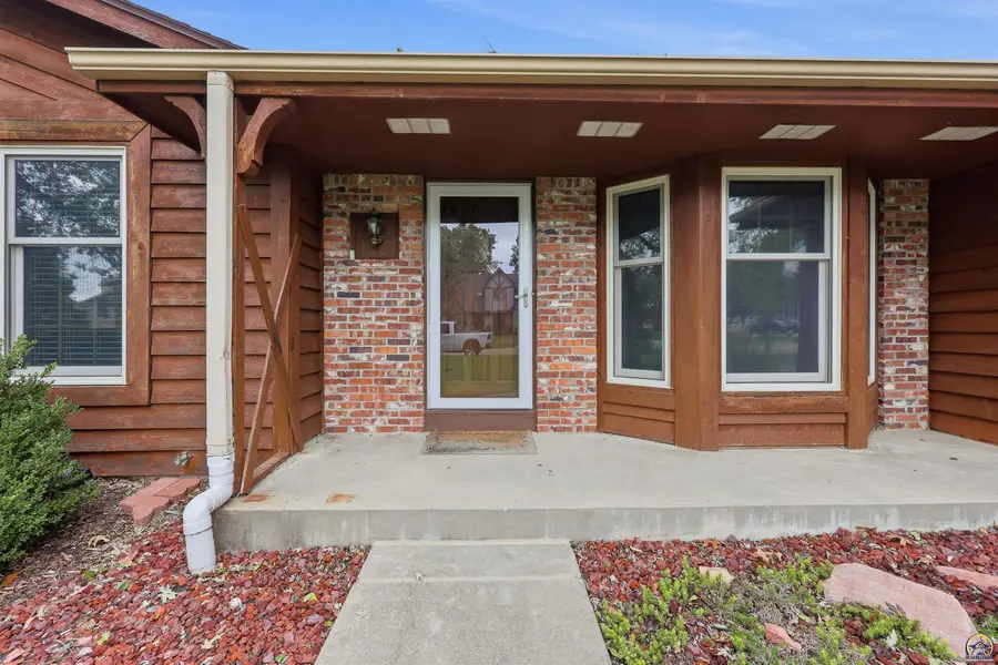3710 SE 27th Ter, Topeka, KS 66605 - #2