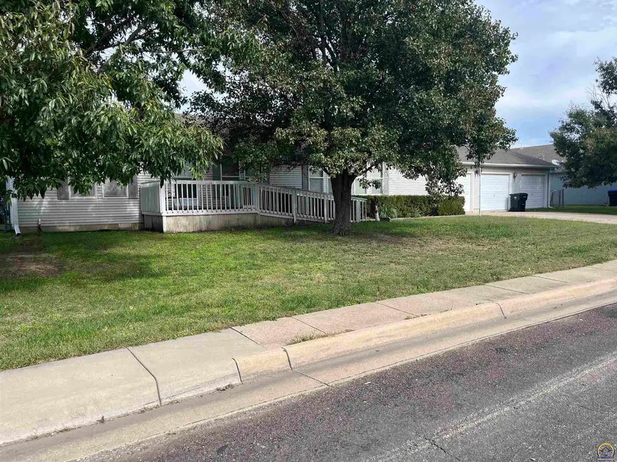 1600 SW 72nd Pl, Topeka, KS 66619 - #2
