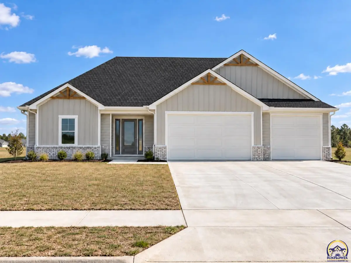 3308 SE 22nd St, Topeka, KS 66605 - #1