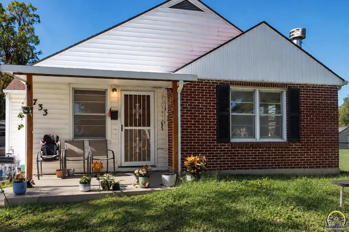 733 NE Kellam Ave, Topeka, KS 66616 - #1