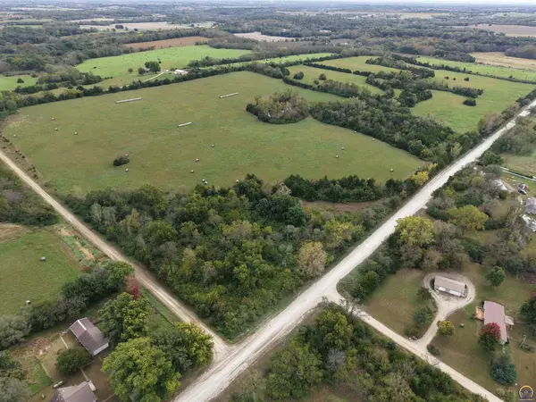 10550 U4 Rd, Hoyt, KS 66440